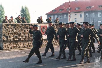 Fot. 42.c - Defilada pododdziałów pułku.